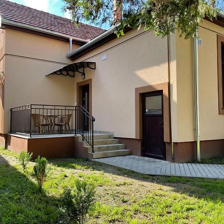 Kovacs Apartmanhaz Кишкунхалаш Номер фото