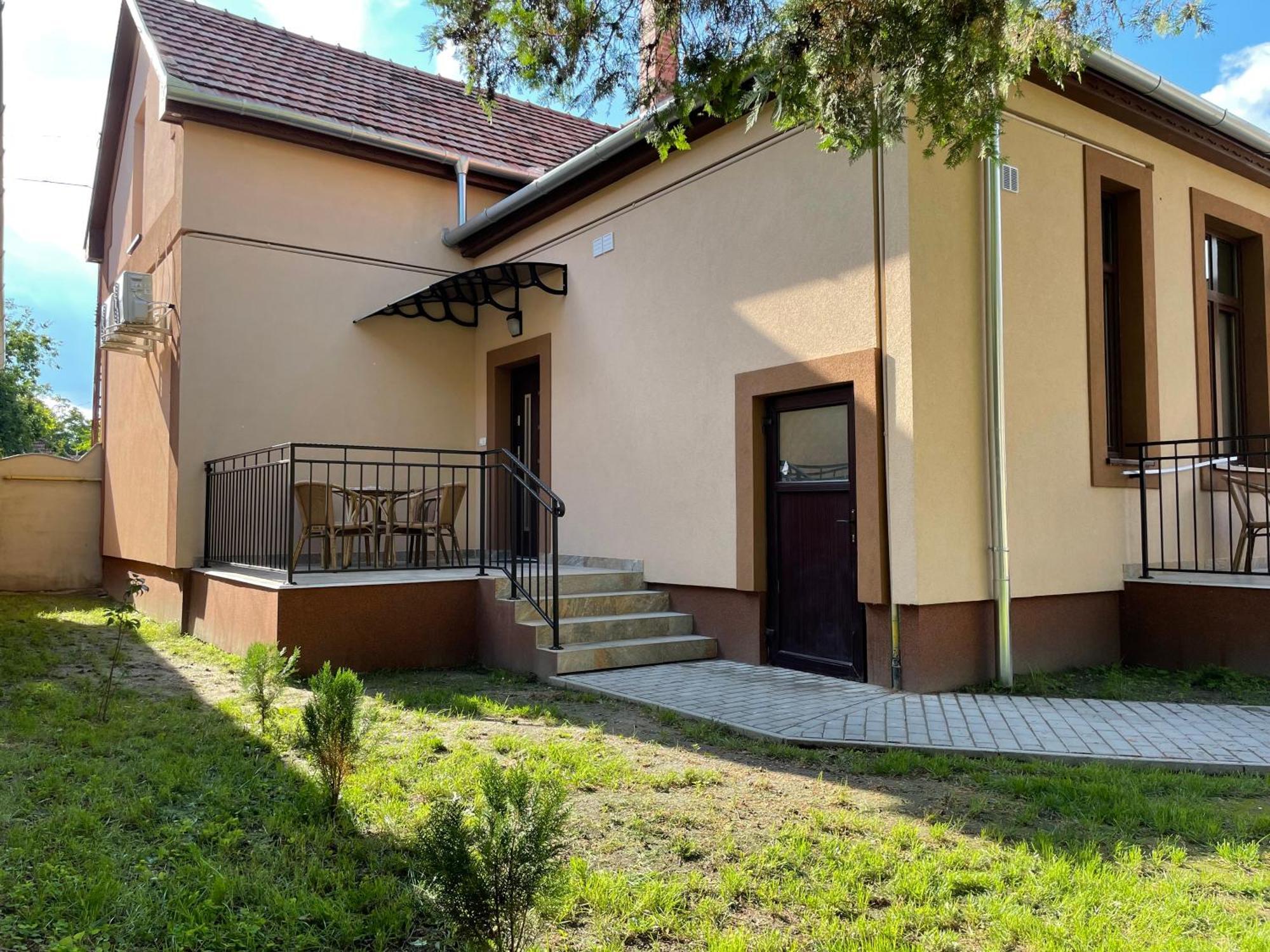 Kovacs Apartmanhaz Кишкунхалаш Номер фото