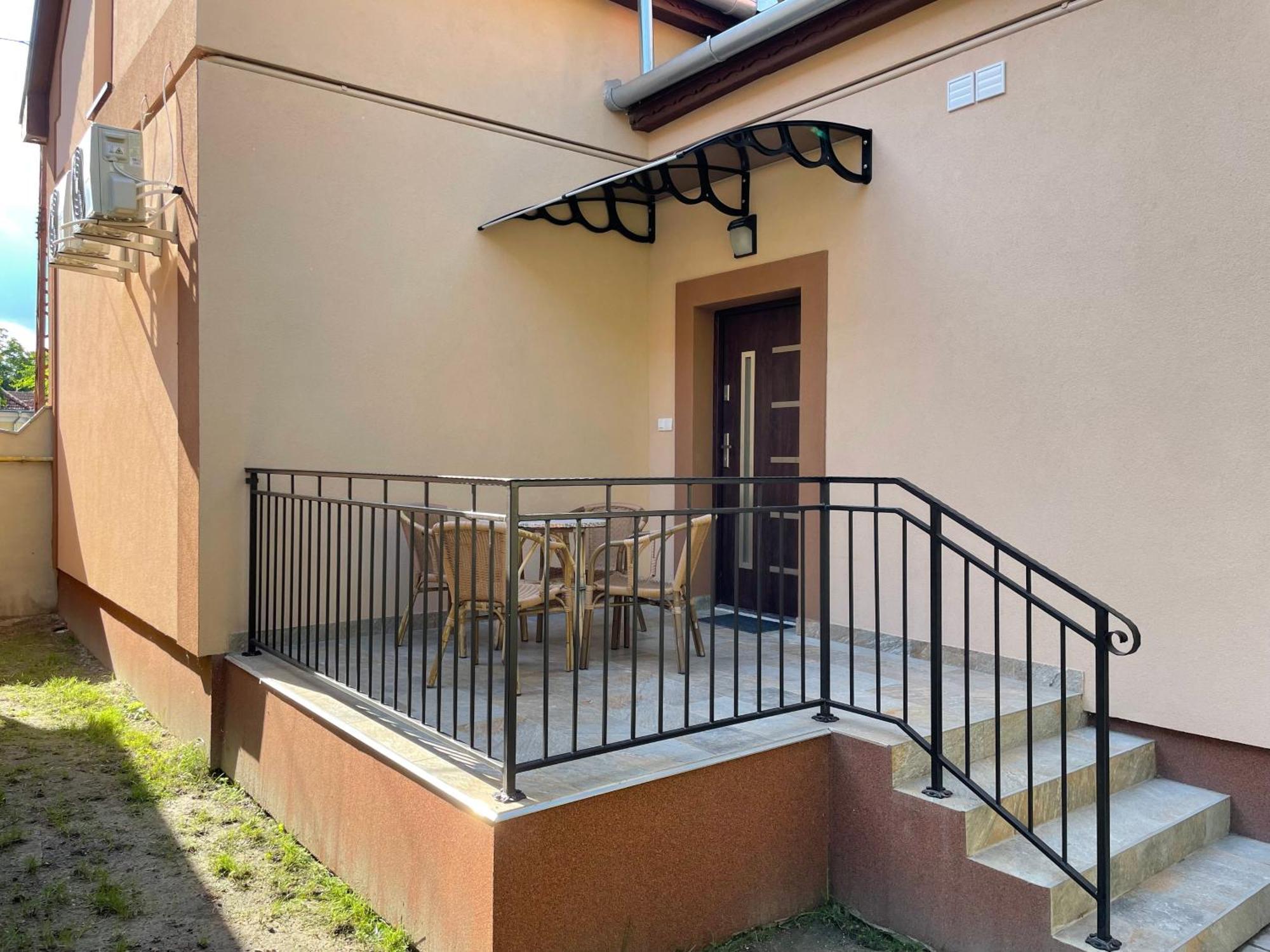 Kovacs Apartmanhaz Кишкунхалаш Номер фото